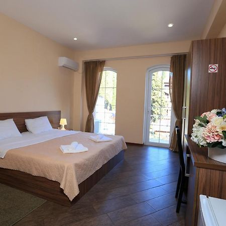 New Athos Hotel Nikopoli On Vodopadnaya 21А מראה חיצוני תמונה