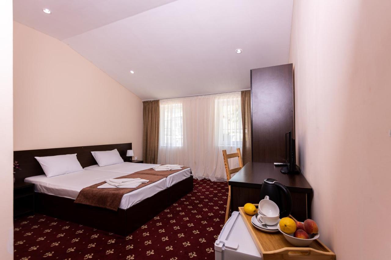 New Athos Hotel Nikopoli On Vodopadnaya 21А מראה חיצוני תמונה