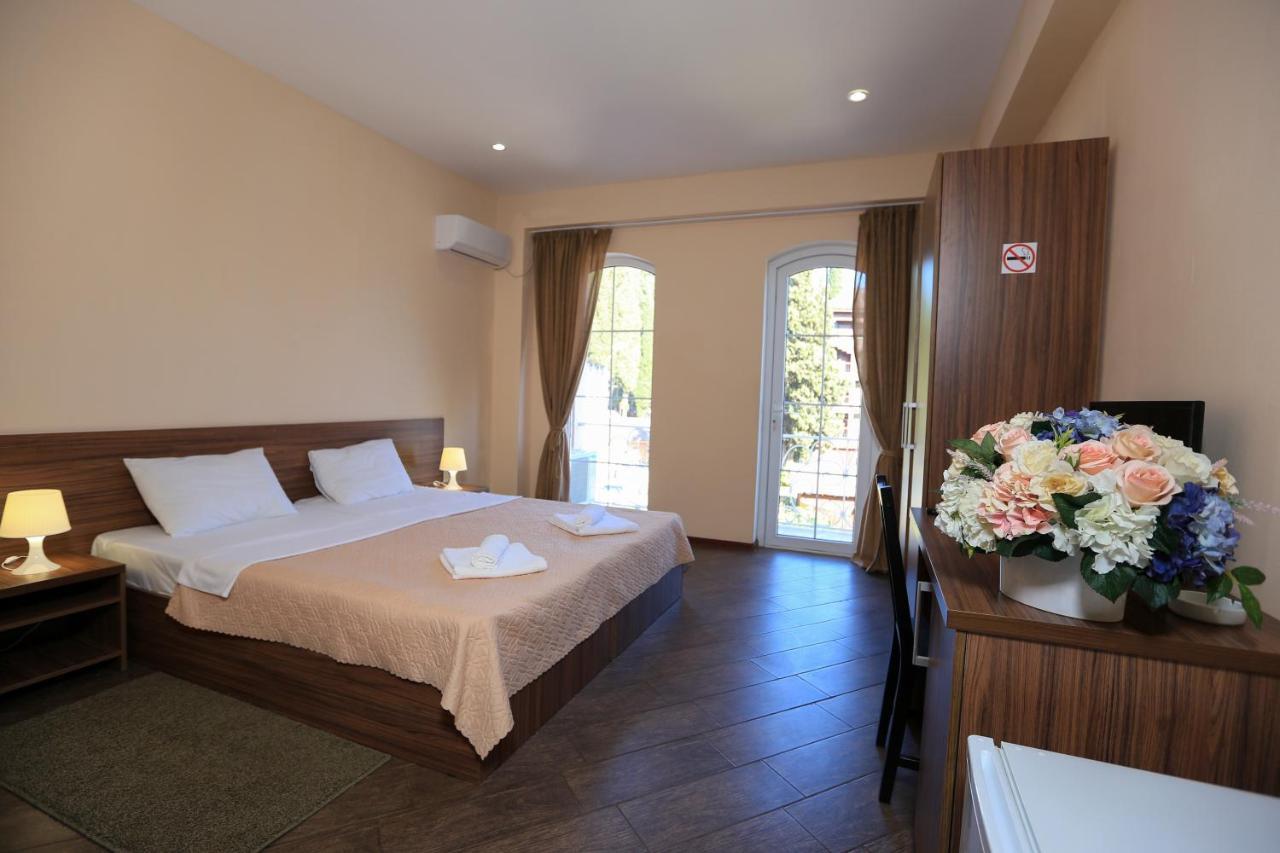 New Athos Hotel Nikopoli On Vodopadnaya 21А מראה חיצוני תמונה