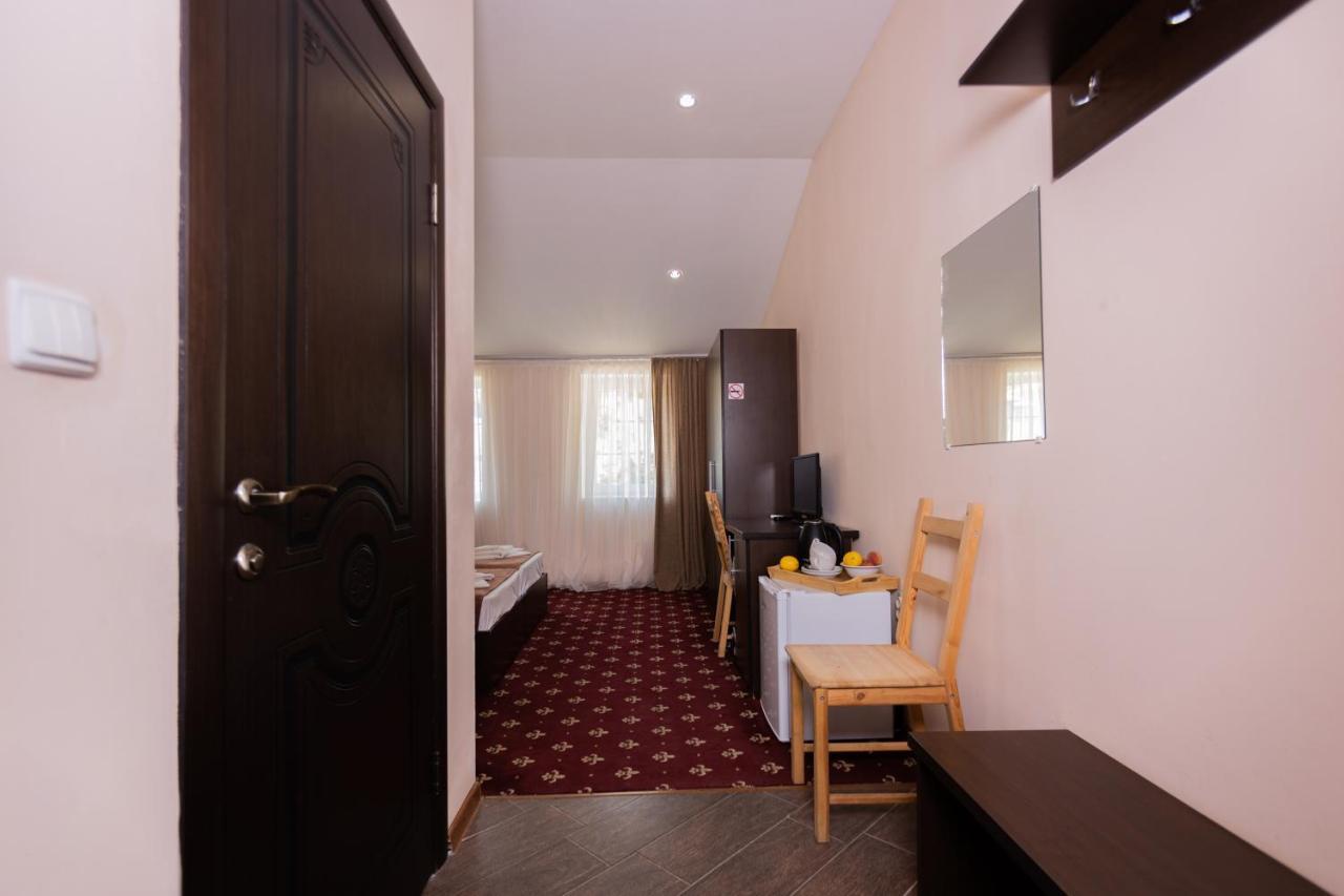 New Athos Hotel Nikopoli On Vodopadnaya 21А מראה חיצוני תמונה