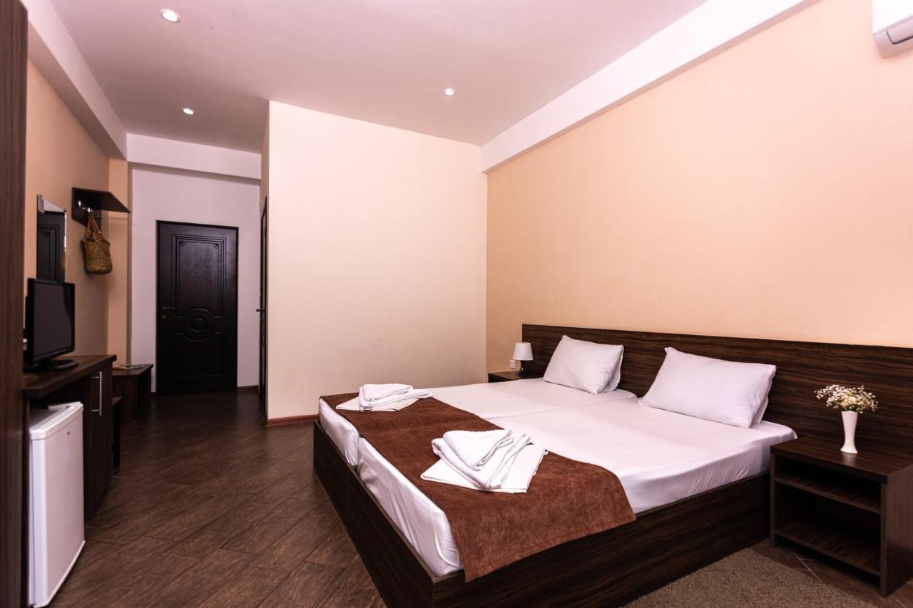 New Athos Hotel Nikopoli On Vodopadnaya 21А מראה חיצוני תמונה