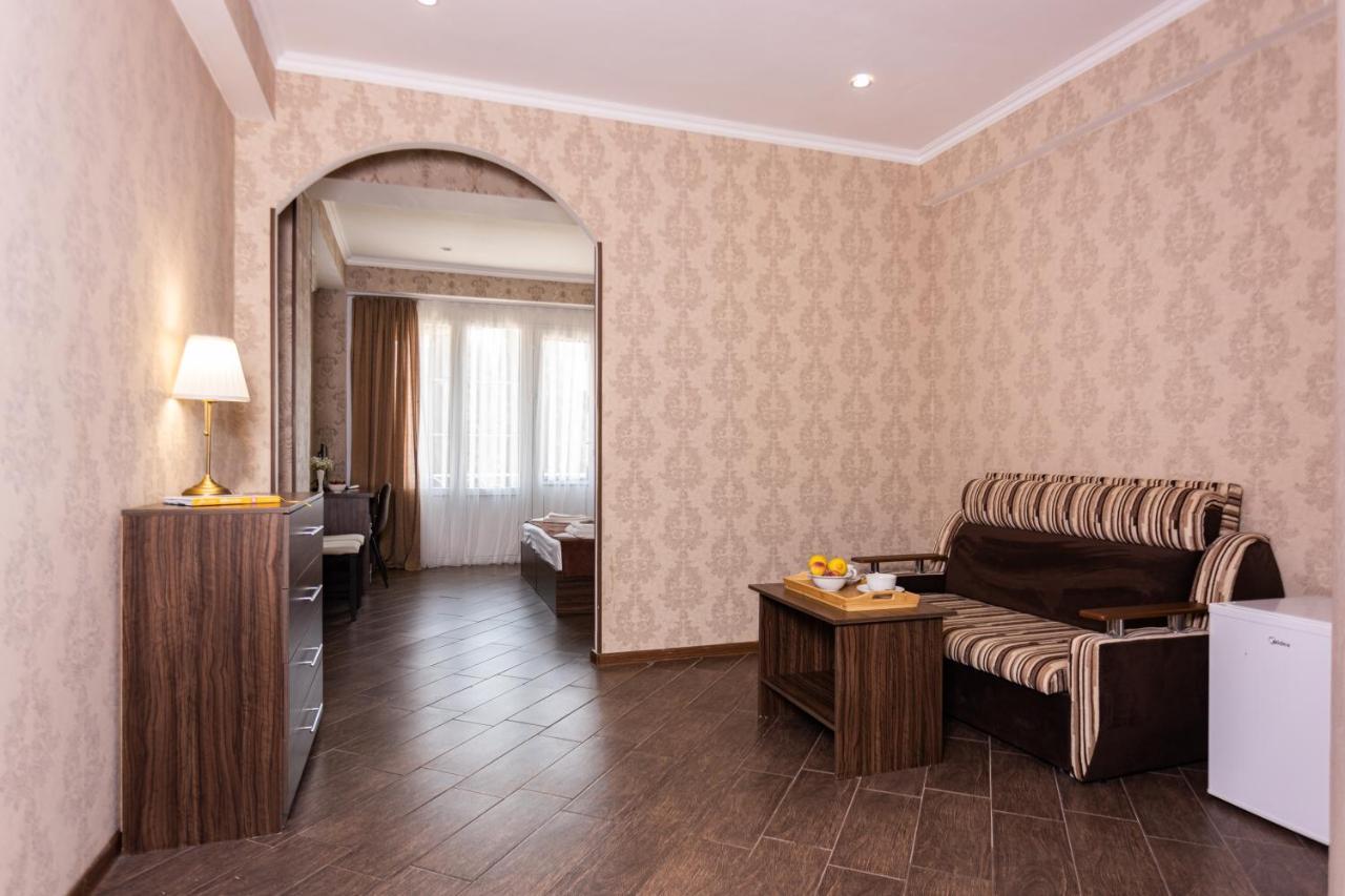 New Athos Hotel Nikopoli On Vodopadnaya 21А מראה חיצוני תמונה