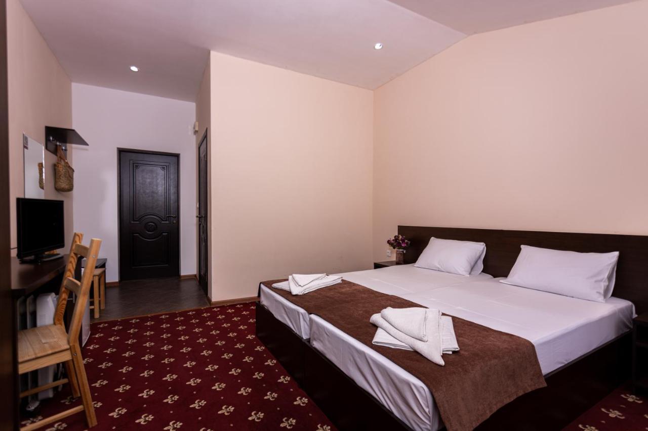 New Athos Hotel Nikopoli On Vodopadnaya 21А מראה חיצוני תמונה