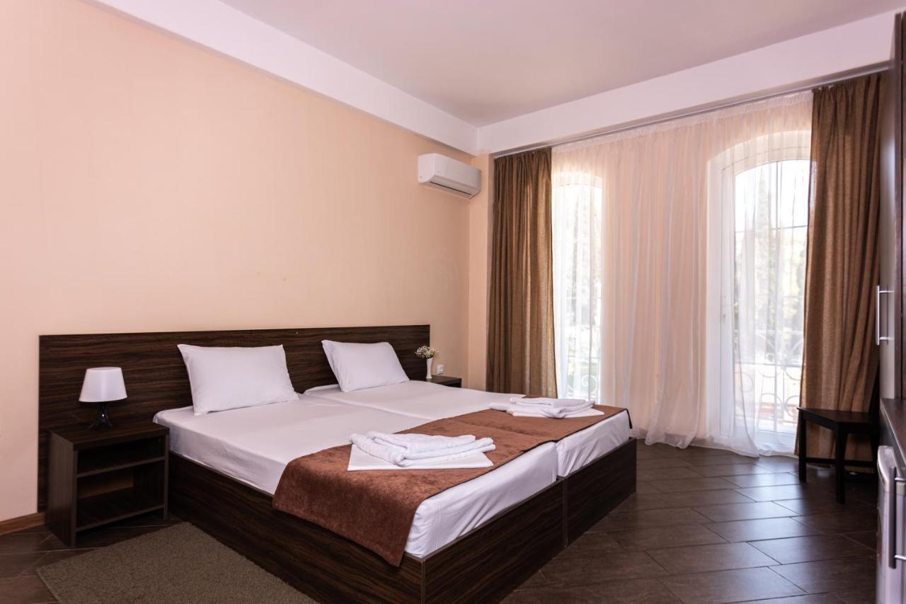 New Athos Hotel Nikopoli On Vodopadnaya 21А מראה חיצוני תמונה