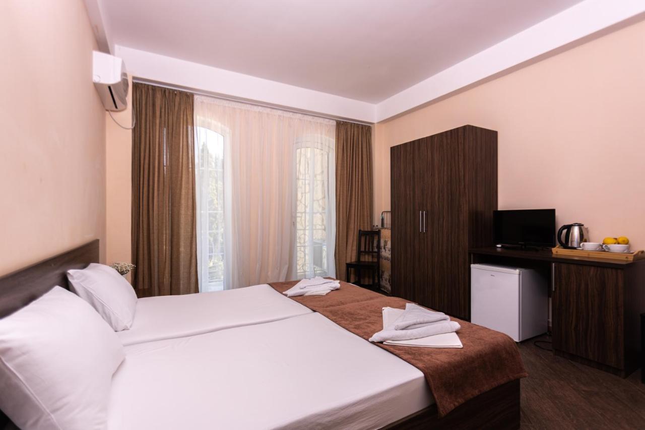 New Athos Hotel Nikopoli On Vodopadnaya 21А מראה חיצוני תמונה