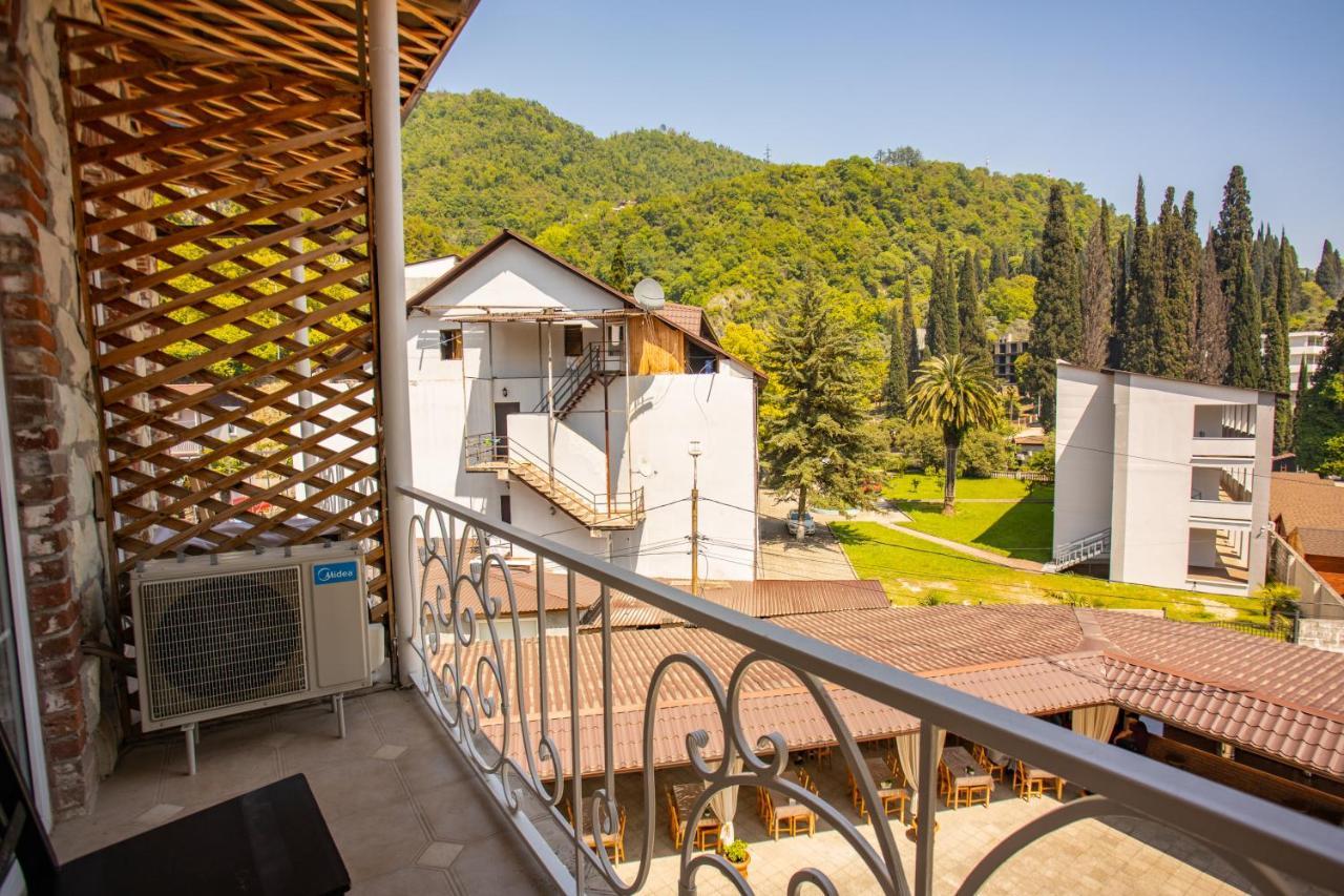 New Athos Hotel Nikopoli On Vodopadnaya 21А מראה חיצוני תמונה