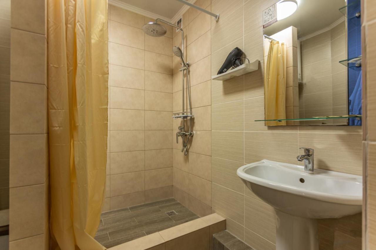 New Athos Hotel Nikopoli On Vodopadnaya 21А מראה חיצוני תמונה
