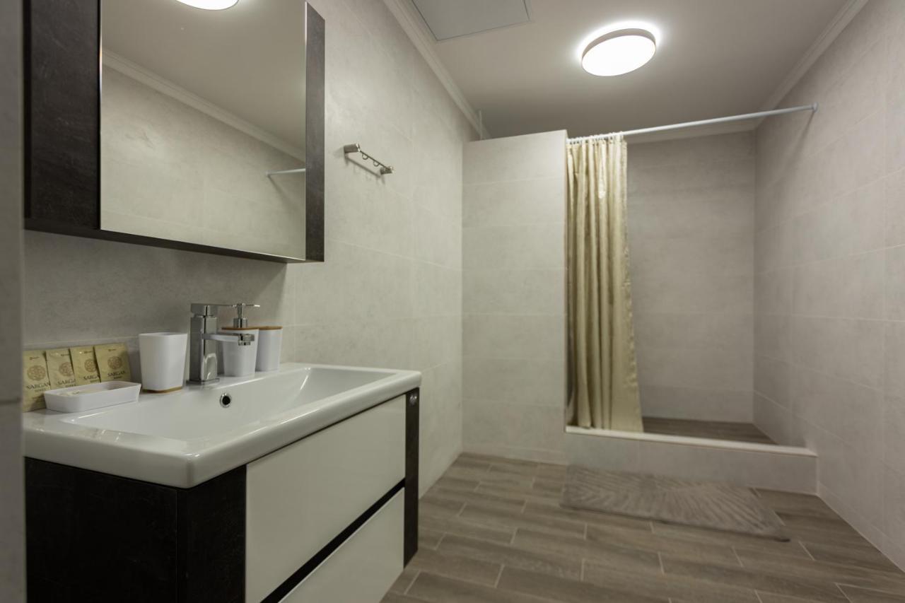 New Athos Hotel Nikopoli On Vodopadnaya 21А מראה חיצוני תמונה